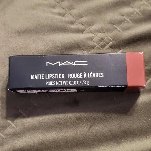 MAC Cosmetics Matte Lipstick Velvet Teddy NIB - Picture 3 of 4